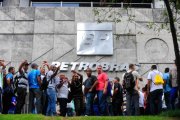 Petrobrás abre programa de demissão voluntária para 12 mil trabalhadores 