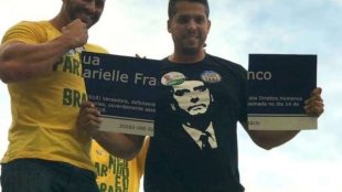Filho de Bolsonaro defende os destruidores de placa em homenagem à Marielle Franco
