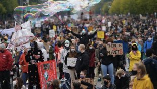 Ações em todo o mundo durante a sexta greve global pelo clima