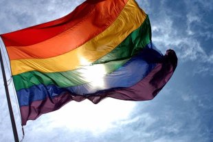Nenhum LGBT a menos! Organizar a juventude para lutar contra a homofobia