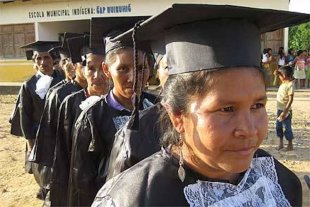 Temer corta bolsas de estudos de indígenas e quilombolas enquanto paga trilhões para a dívida pública