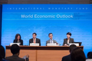 FMI destaca preocupação com “cenário político turbulento” e atraso na agenda de ajustes