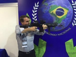 Bolsonaro defende a militarização de escolas como modelo de aprendizado