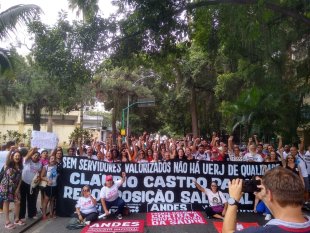 Juventude Faísca presente no ato dos servidores do RJ contra arrocho salarial de Castro