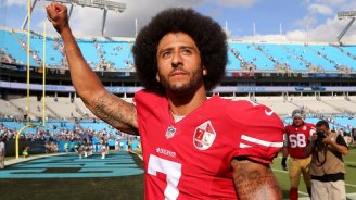Jogador de futebol americano da NFL está desempregado por protestar contra o racismo