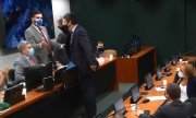 Deputado bolsonarista agride parlamentar do PT em sessão sobre maconha como uso medicinal