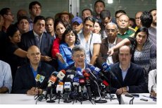 Oposição de direita elege presidente da câmara na Venezuela