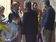 Festa de Gilmar Mendes reúne Bolsonaro, ministros do STF, Aécio, PT e PCdoB