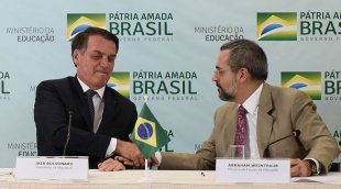 Bolsonaro compartilha vídeo de Weintraub dizendo que concursos selecionam esquerdistas