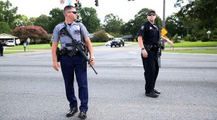 Três policiais são mortos durante tiroteio na cidade de Baton Rouge