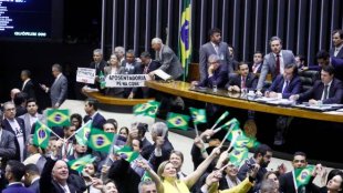 Bolsonaro deixa CNPQ sem editais de pesquisa até outubro para pagar votos de deputados