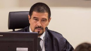 Juiz que prendeu Queiroz foi quem condenou autoritariamente os 23 criminalizados de 2013