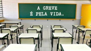 Educadores de Araraquara fazem vaquinha contra corte salarial imposto pelo prefeito do PT