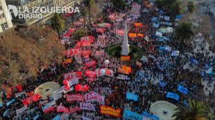 Milhares se mobilizam na Praça de Maio contra o plano de ajustes do FMI