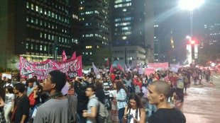 Em São Paulo, já são 15 mil nas ruas contra os estupros e a violência à mulher