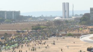 Ato em Brasília: muito longe do Capitólio e das projeções bolsonaristas