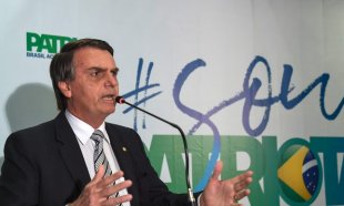 Bolsonaro em declaração sobre o 1° de Maio: ignorar mortes e voltar ao trabalho sem EPIs