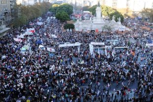 #NiUnaMenos: centenas de milhares se mobilizam em todo o país