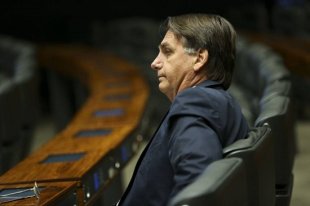 Bolsonaro adota estratégia covarde e não fará debate no primeiro turno