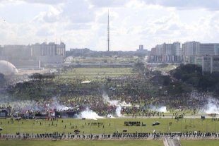 Em marcha histórica em Brasília, Temer reprime manifestação e convoca exército: respondamos com uma Greve Geral já!