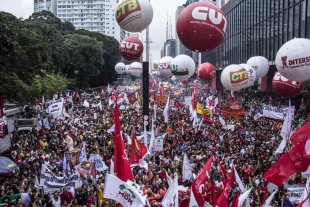 Centrais tem que convocar greve geral contra reformas e ataques aos direitos democráticos
