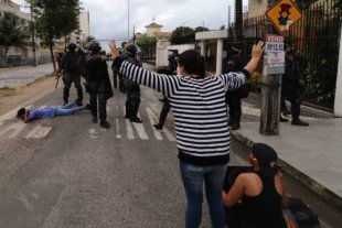 PM de Camilo Santana (PT) também demonstra autoritarismo em manifestação no Ceará