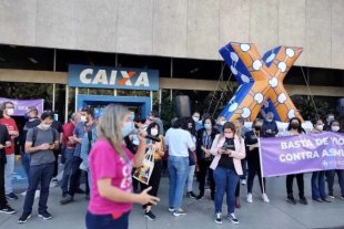 Bancárias e Bancários realizaram ato hoje contra assédio em frente a Caixa na Av. Faria Lima /SP 