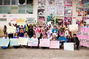 Panfletagem e manifestação artística tomam o centro de Santo André e ganham simpatia da população