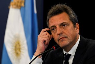 Após desvalorizar a moeda e subir as contas, Sergio Massa pede "esforço compartilhado" da população argentina