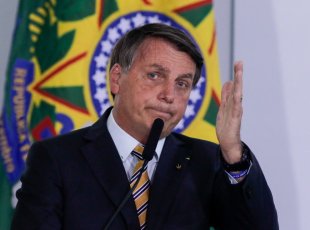 “Apague a luz e tome banho rápido” diz Bolsonaro sobre aumento da tarifa da conta de luz